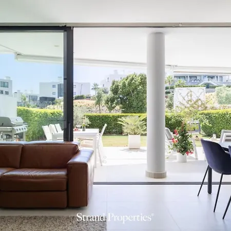 Lägenhet Modern Garden With A Spacious Terrace