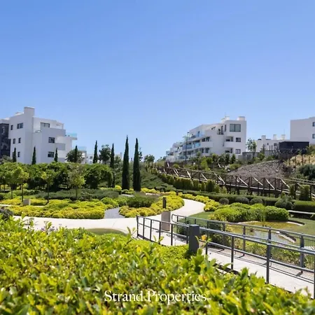 Modern Garden With A Spacious Terrace Lägenhet
